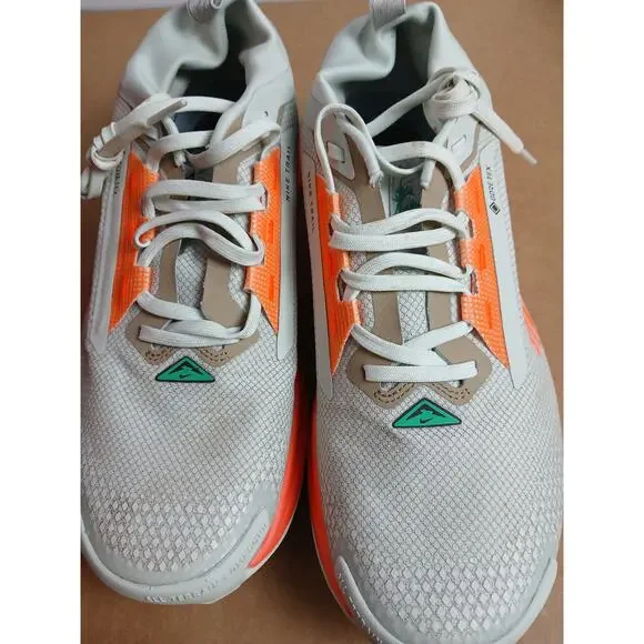 USED Nike Pegasus Trail 5 Mens Trail Running Shoe ,Silver 